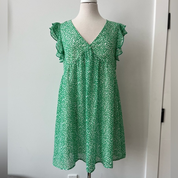 Green & White Floral V-Neck Flutter Sleeve Dress - Picture 1 of 10